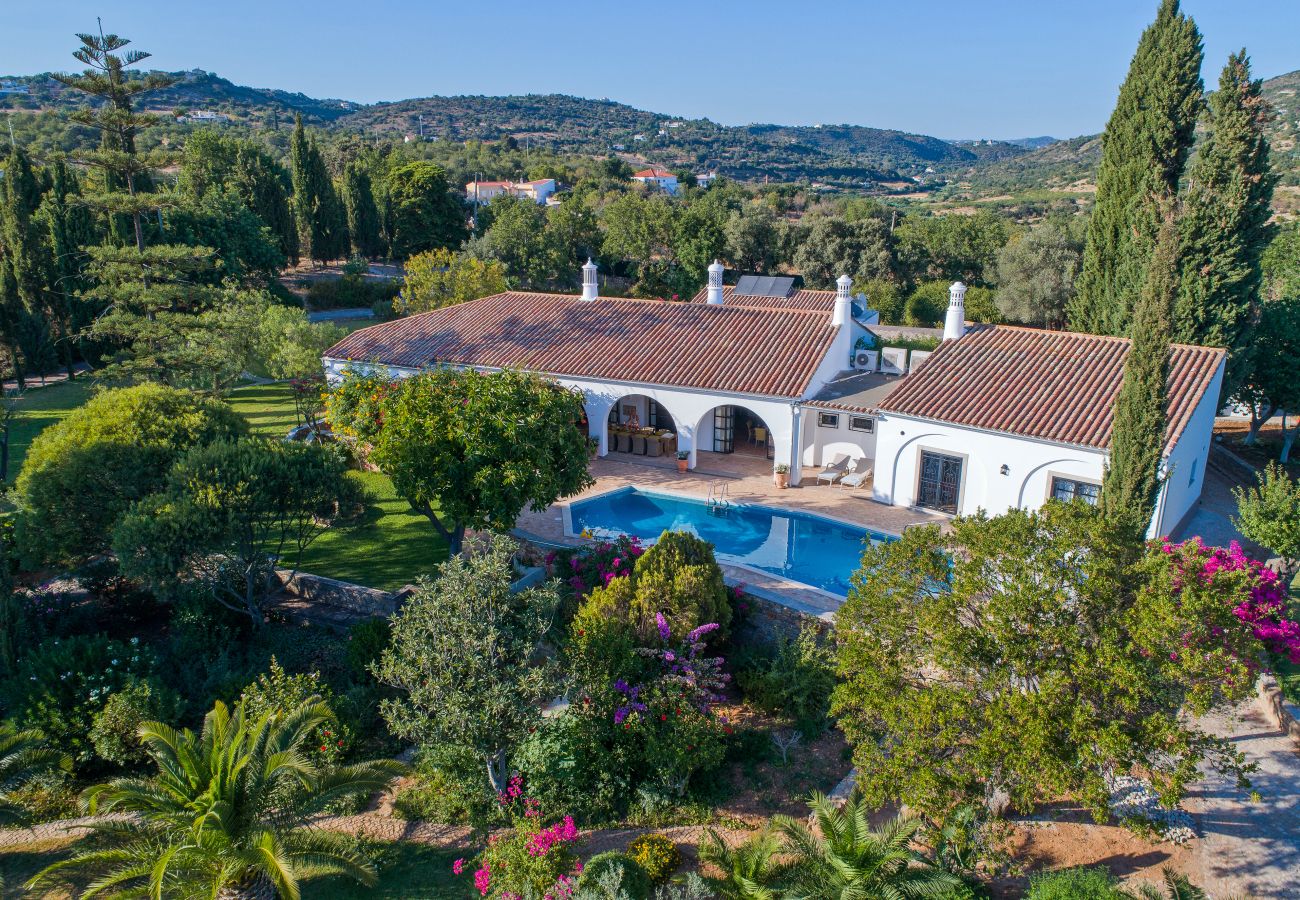 Villa in Santa Bárbara de Nexe - Villa dos Ciprestes